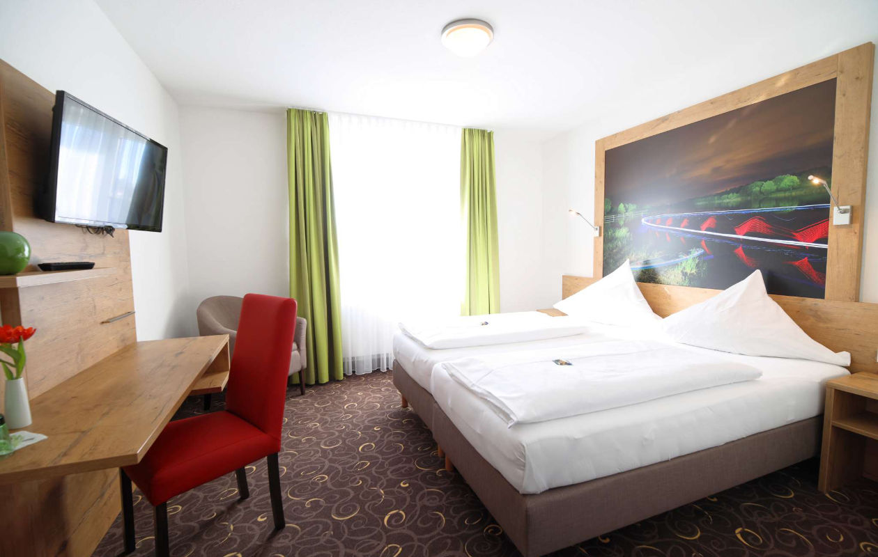 Doppelzimmer Business mit Schreibtisch im Landhotel ALTE LINDE